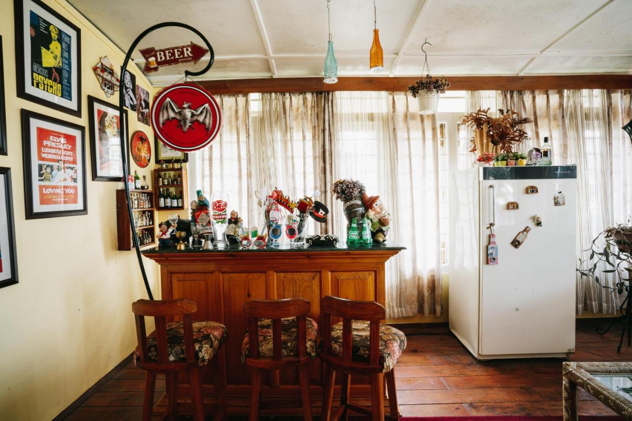 Rock Cliff Home Stay Шиллонг Экстерьер фото
