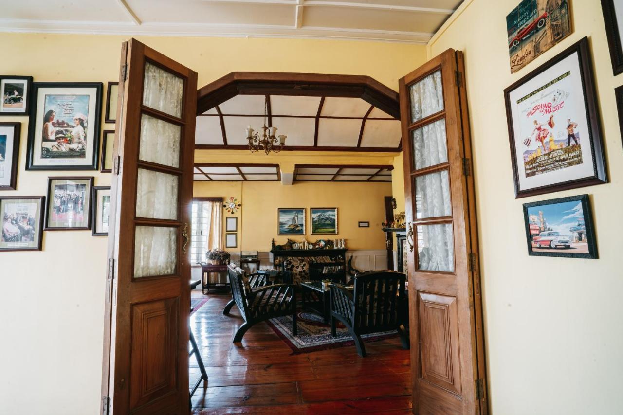 Rock Cliff Home Stay Шиллонг Экстерьер фото