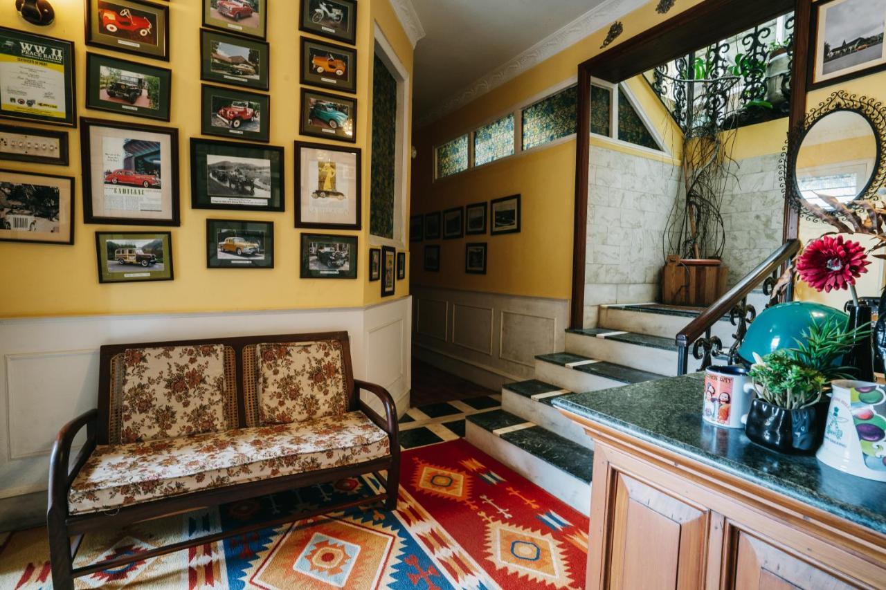 Rock Cliff Home Stay Шиллонг Экстерьер фото