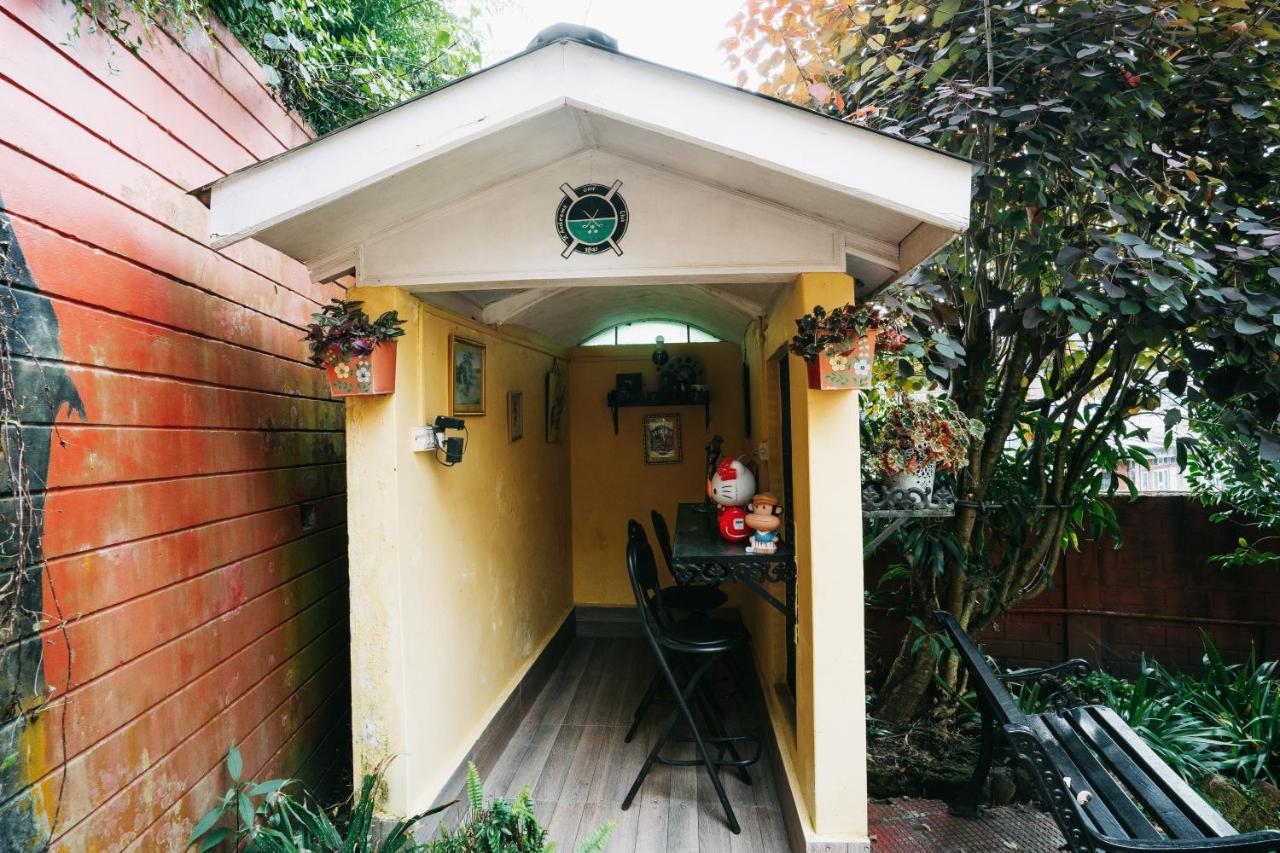 Rock Cliff Home Stay Шиллонг Экстерьер фото
